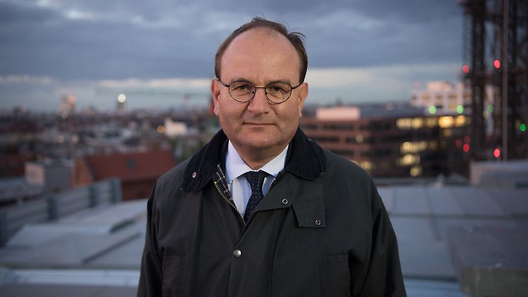 Eine generelle Abkehr vom deutschen Atomausstieg bezeichnet Edenhofer trotz aller Probleme als "absurd".