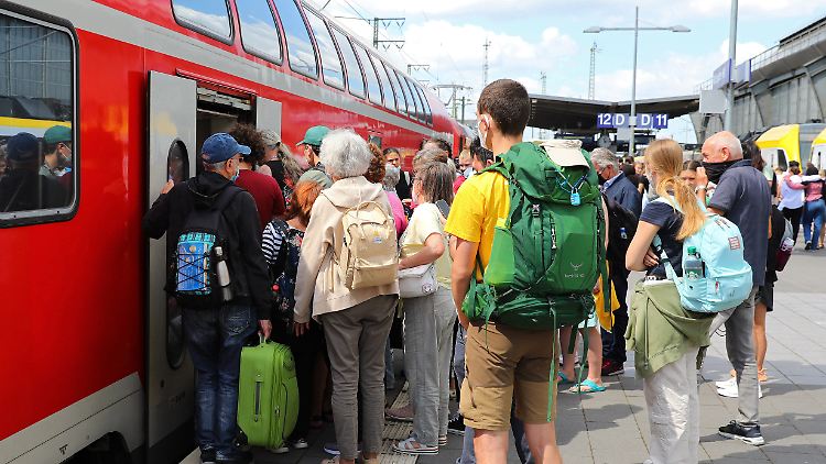 Bis Anfang August wurden in Deutschland rund 38 Millionen 9-Euro-Tickets verkauft. 