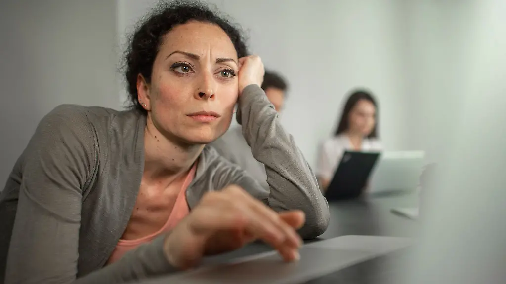 Motivationstief-direkt-nach-dem-Urlaub-Ein-sanfter-Uebergang-in-den-Arbeitsalltag-beugt-dem-Post-Holiday-Blues-vor