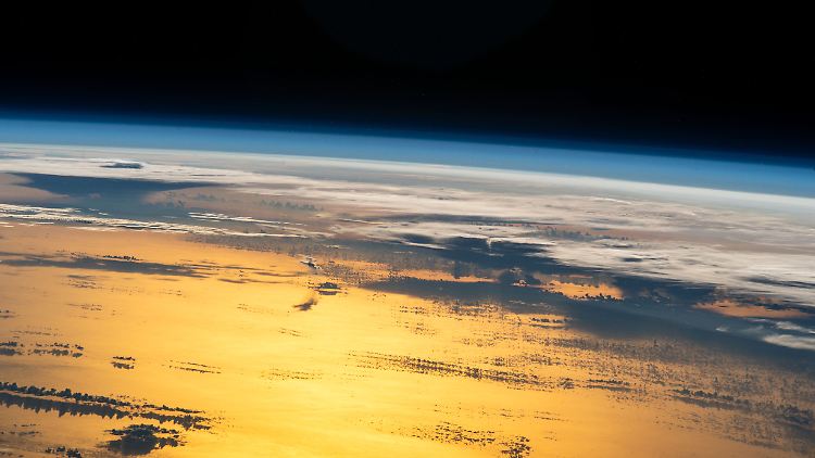 Die Sonne geht über dem Atlantik unter - ein fantastisches Schauspiel, das nirgends so schön aussieht wie an Bord der Internationalen Raumstation ISS.