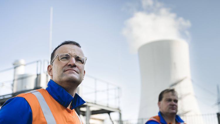 "Eine Chaos-Umlage": Jens Spahn bei der Besichtigung des Gaskraftwerks Emsland Mitte August. 