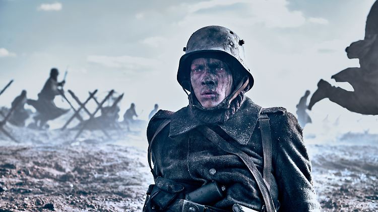 Die Neuverfilmung des Antikriegsromans von Remarque ist ab Ende September in den deutschen Kinos zu sehen. 