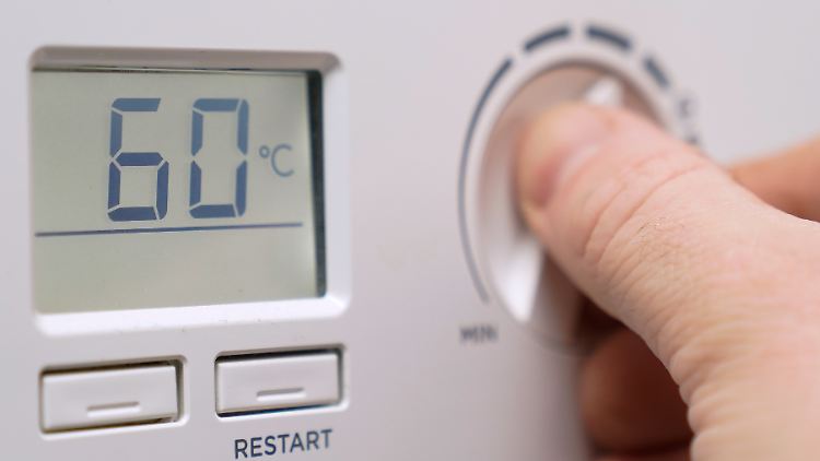 Einige Briten könnten die Temperatur ihrer Gasboiler im kommenden Winter angesichts der explodierenden Kosten herunterregeln. 