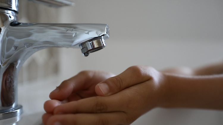 Eine Versorgung mit Warmwasser sei im Mietvertrag nicht festgelegt, argumentierte der Vermieter - erfolglos.
