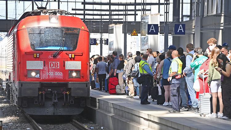 Volle Bahnsteige gab es in diesem Sommer nicht nur wie hier in München zu sehen.