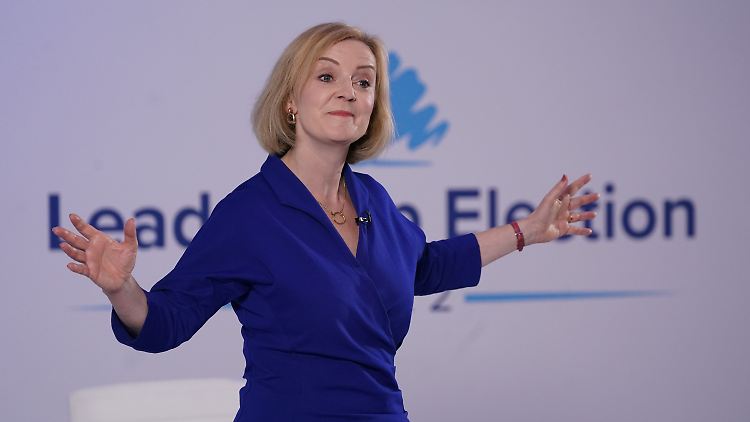 Die britische Außenministerin Truss gilt Umfragen zufolge als Favoritin für die Nachfolge Johnsons.