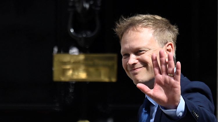 Trauert dem gestürzten Premier nach: der britische Verkehrsminister Shapps. 