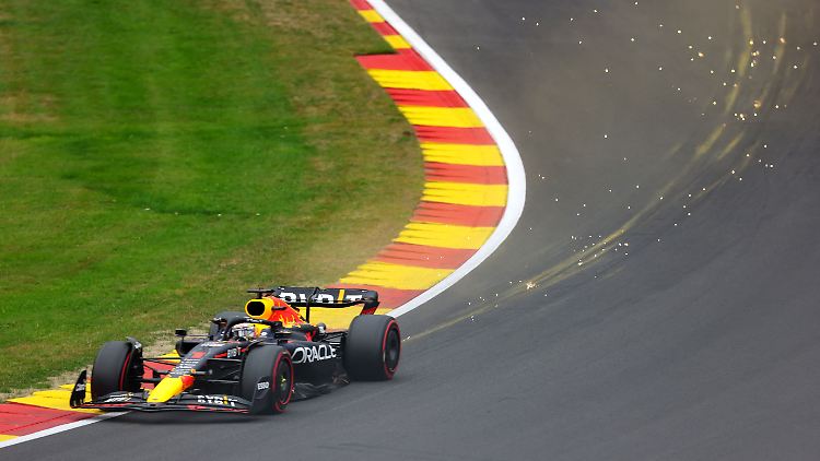 "Es wäre schade, mit so einem Auto nicht aufs Podium zu fahren", sagt Verstappen