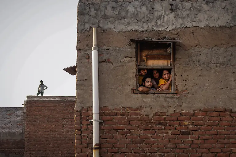 2024-06-27T100418Z-1000307021-RC2CA8ASMPAY-RTRMADP-3-ASIA-WEATHER-INDIA-FIRES