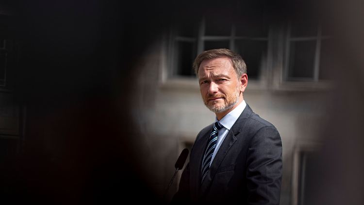 Das öffentliche Eintreten Lindners für die Schuldenbremse und die Art, wie der Haushaltsentwurf aufgebaut ist, passt für die Rechnungsprüfer gar nicht zusammen.