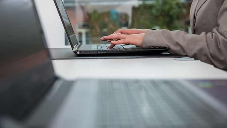 Auf welchen Webseiten sind die Angestellten unterwegs?  