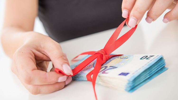 Erbschaftsteuer? Können Vermögende sich mitunter schenken - wenn sie ihre Erben früh bedenken.