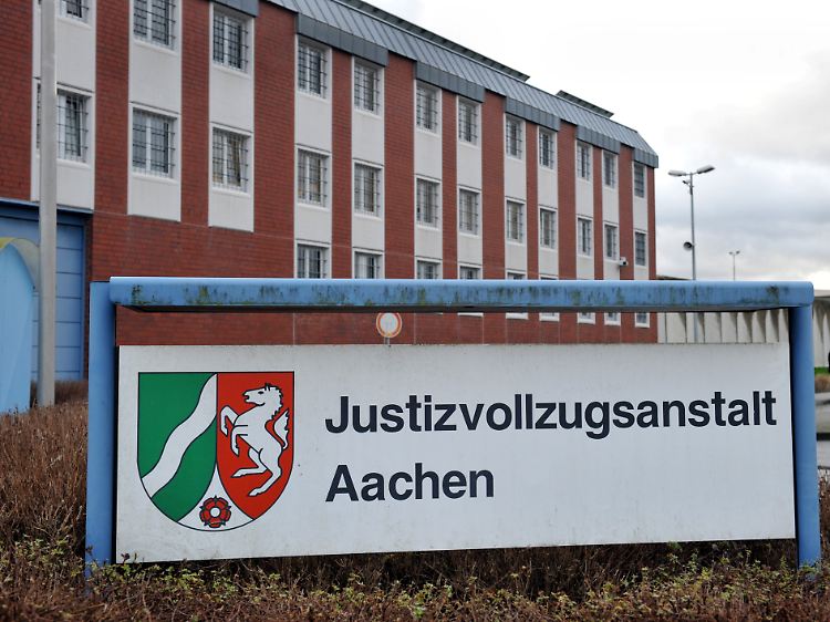 Noch ist das Therapieunterbringungsgesetz nicht angewandt worden. Die potentiellen Kandidaten sind noch in JVA untergebracht.
