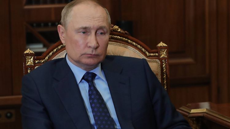 77 Prozent der Befragten wünschen sich aktive Bemühungen um Verhandlungen zwischen der Ukraine und Russland. 
