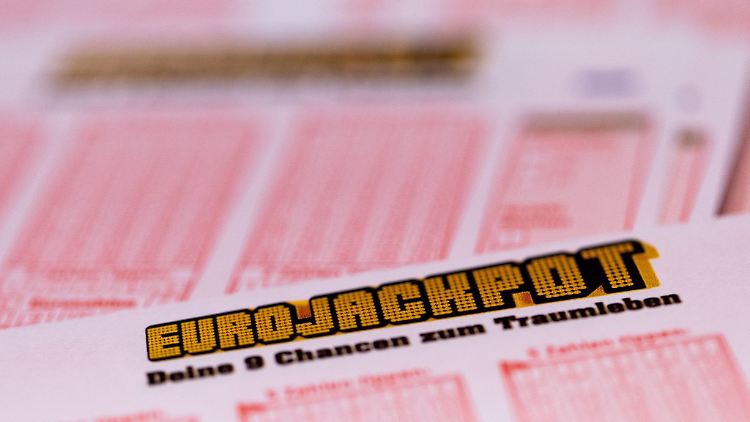 Die Gewinnwahrscheinlichkeit bei Eurojackpot liegt bei 1 zu 140 Millionen. 