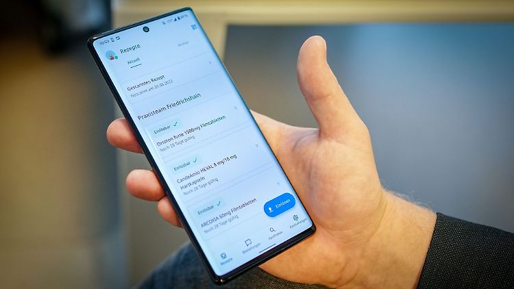 Um Rezepte per Smartphone empfangen und einlösen zu können, benötigen gesetzlich Versicherte die App "Das E-Rezept" der Gematik.