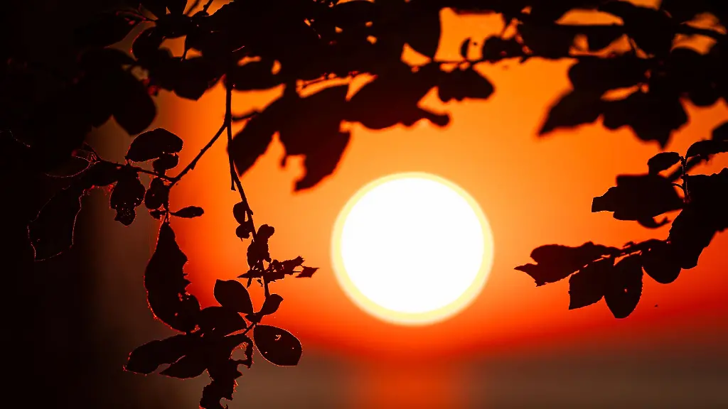 Die-Sonne-geht-am-Steinhuder-Meer-in-der-Region-Hannover-auf