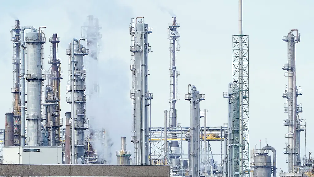 Blick-auf-das-Werksgelaende-des-Chemiekonzerns-BASF