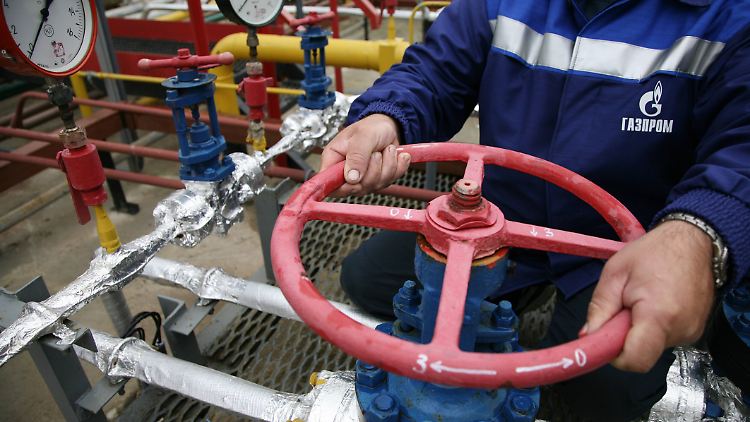 Dreht Russland den Hahn zu? Unabhängig von diesem Drohpotenzial wird Deutschland nur durchs Sparen.