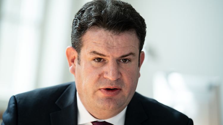 "Wo immer es geht, will ich Menschen in Arbeit bringen und nicht Armut und Bedürftigkeit verwalten", sagt Heil.