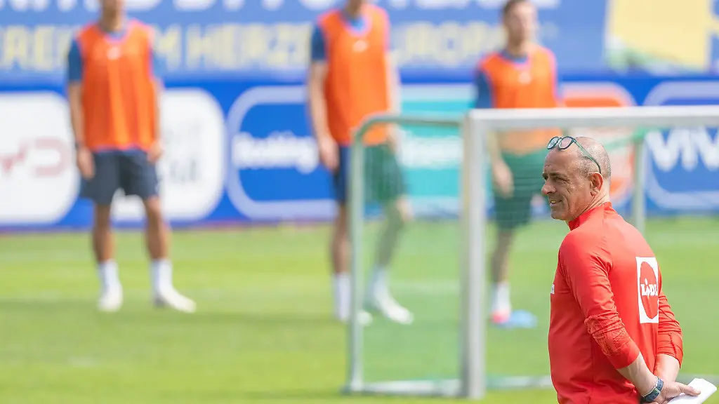 Die-Slowakei-bleibt-vor-dem-EM-Achtelfinale-in-Mainz