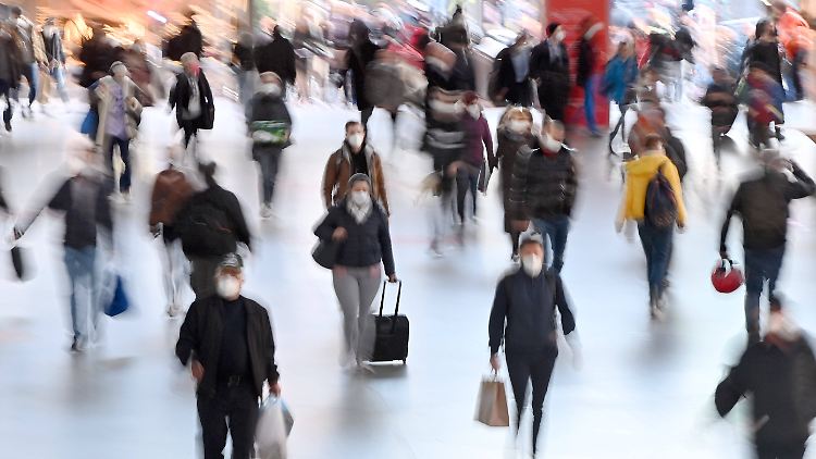 Nur noch 29 Prozent der Deutschen sind der Meinung, der Staat könne seine Aufgaben erfüllen, ergibt eine Umfrage des Deutschen Beamtenbundes.