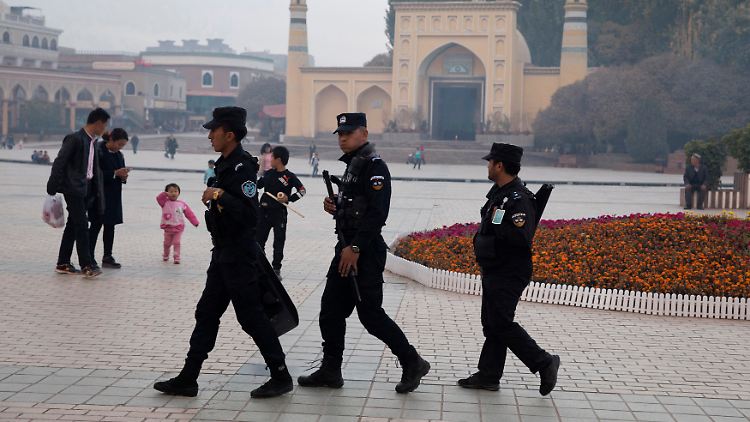 In der chinesischen Region Xinjiang sind nach Einschätzung eines UN-Berichts womöglich Verbrechen gegen die Menschlichkeit begangen worden. 