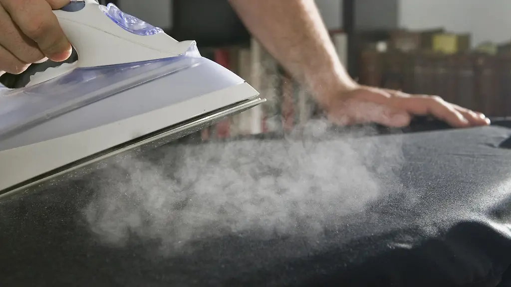 Ob-Dampfbuegeleisen-oder-Buegelstation-Am-Ende-zaehlt-das-knitterfreie-Ergebnis