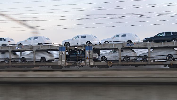 In Europa und den USA schwächelt der Absatz der Autobauer, in China hingegen ist die Nachfrage gestiegen. 