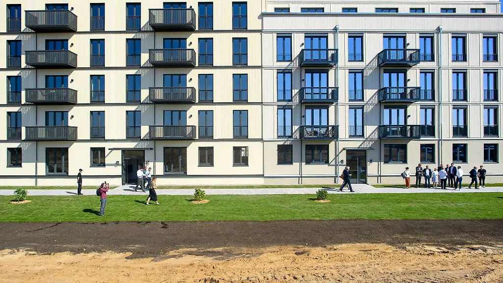 Ein-Wohngebaeude-in-serieller-Holzbauweise-des-Unternehmens-Nokera-Das-Unternehmen-aus-dem-Jerichower-Land-baut-mehr-als-360-Wohnungen-in-Mannheim