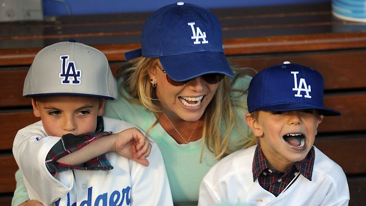 Britney Spears mit ihren Söhnen Sean Preston (l.) und Jayden James 2013 - inzwischen ist das Verhältnis deutlich abgekühlt. 