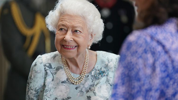 Queen Elizabeth muss sich erholen.