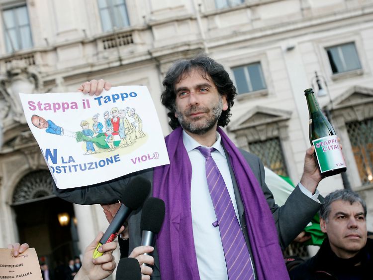 Die Opposition - hier Gianfranco Mascia - feiert das Urteil.