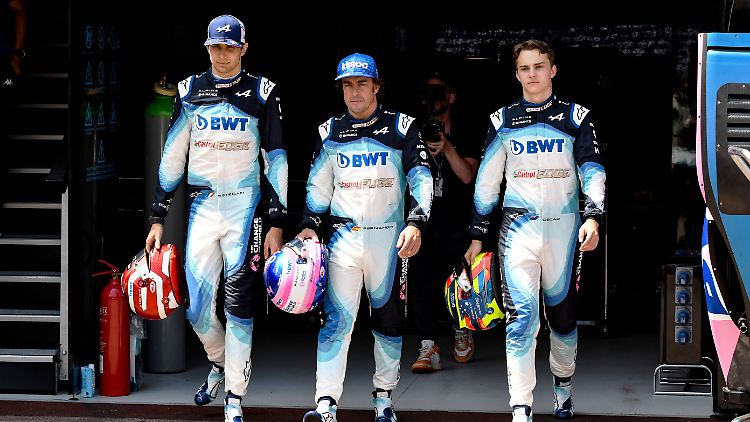 Mit diesem Trio ging Alpine in die Saison - am Jahresende wechselt Alonso zu Aston Martin und Piastri zu McLaren, während Ocon noch auf seine neuen Kollegen wartet.