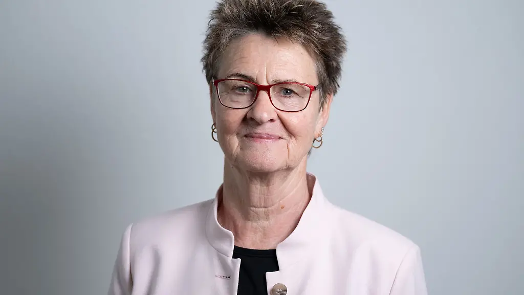 Sabine-Zimmermann-Vorsitzende-des-BSW-Landesverbandes-auf-dem-Landesparteitag-ihrer-Partei