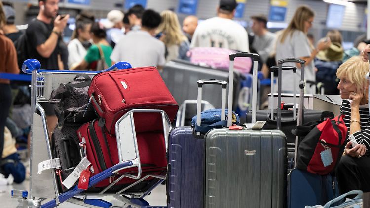 An zahlreichen deutschen und internationalen Flughäfen saßen heute Passagiere der Lufthansa wegen des Streiks fest.