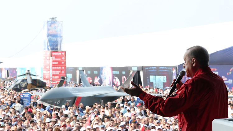 Nutzt eine Flugzeug-Schau in Samsun für starke Worte: der türkische Präsident Erdogan. 