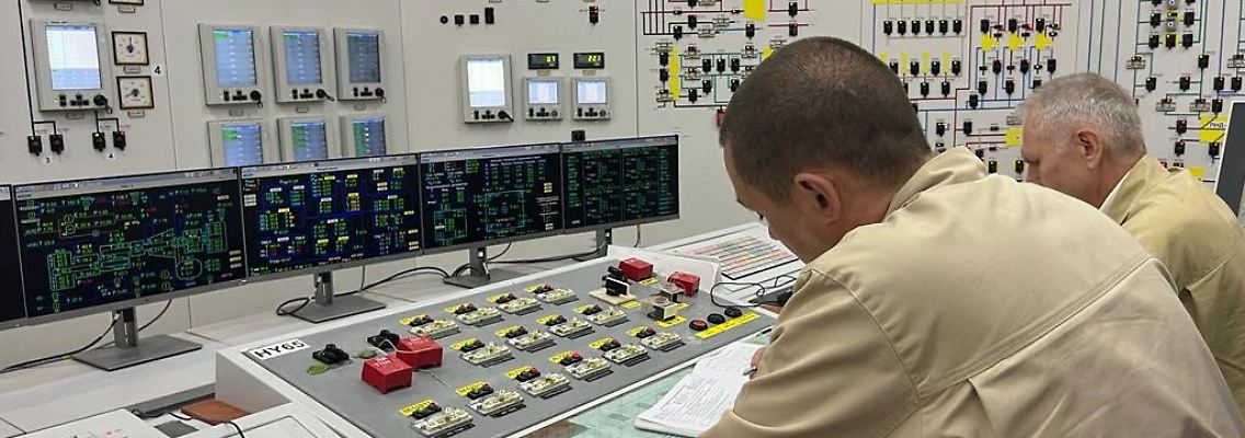2022-09-02T143450Z_1055279496_RC229W94633Q_RTRMADP_3_UKRAINE-CRISIS-IAEA-MISSION.JPG
