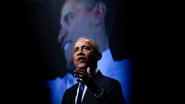 Der frühere US-Präsident Barack Obama kann bekanntermaßen Reden halten. Erzählen kann er auch.