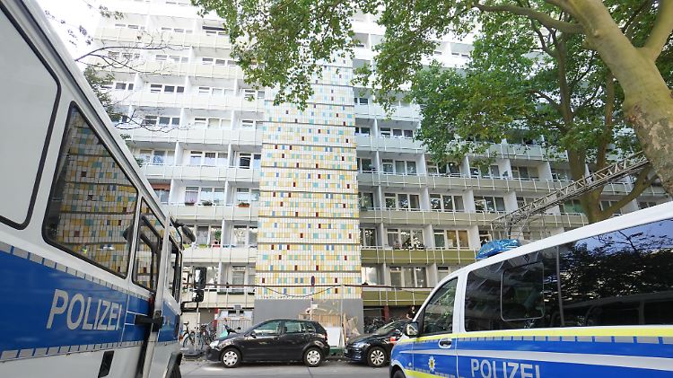Zu der Tat kam es im neunten Stock des Wohnblocks.