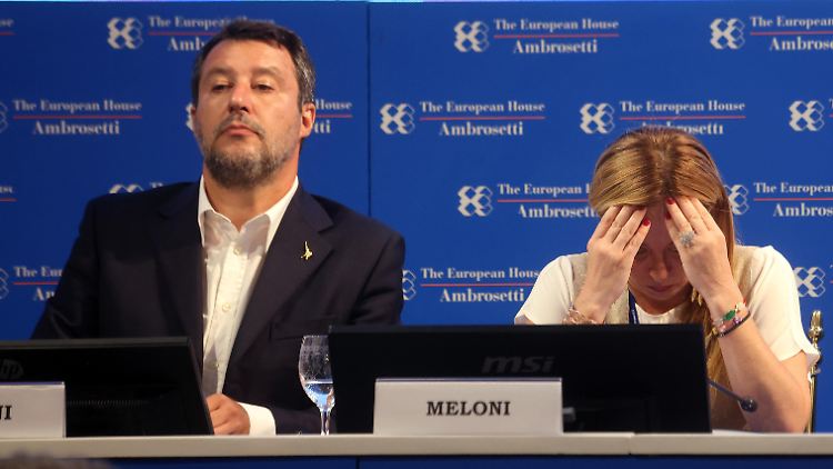 Nicht einer Meinung: Lega-Chef Salvini und seine Bündnispartnerin Meloni am Sonntag in Como. 