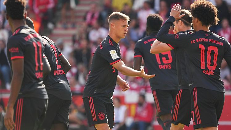 Die Bayern haben nur eine kurze Anreise zum Pokal-Duell.