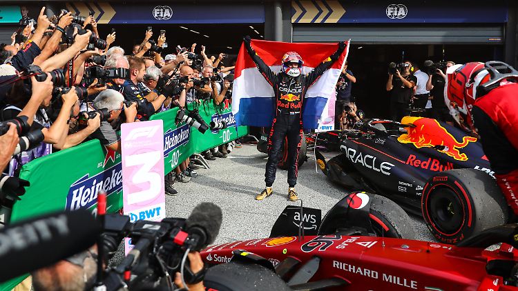 Niederländer, Offizier, WM-Spitzenreiter: Max Verstappen.