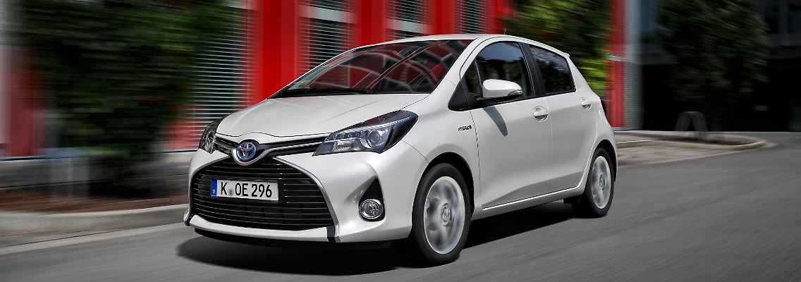 Toyota_yaris_hybrid.jpg