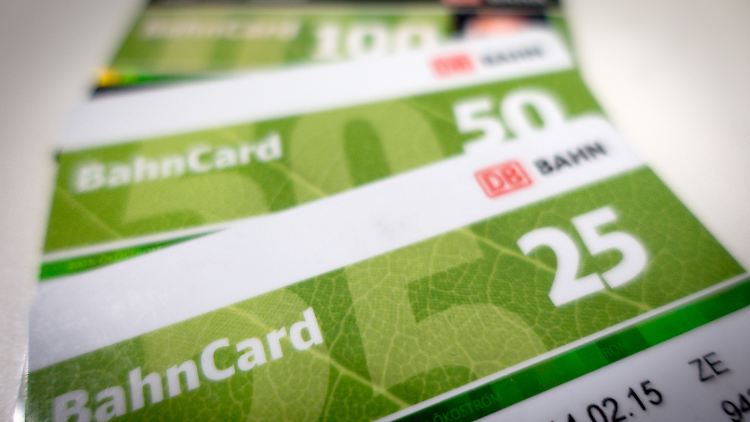 Insbesondere mit einer Bahncard lässt sich sparen. 