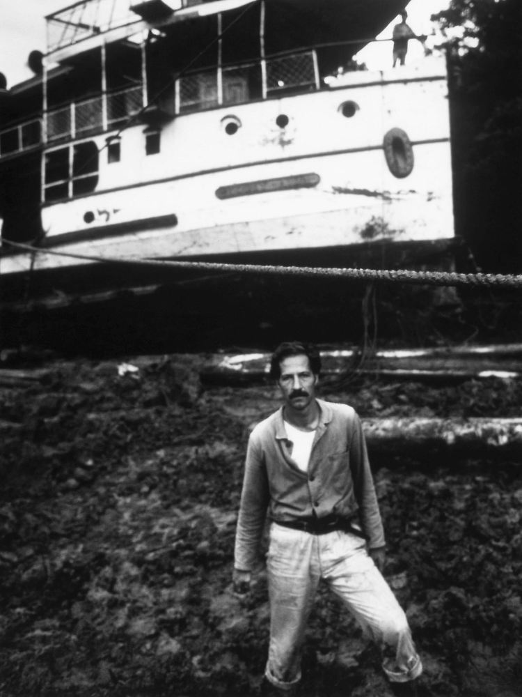 Im Schlamm: Werner Herzog 1982 beim Dreh von "Fitzcarraldo".