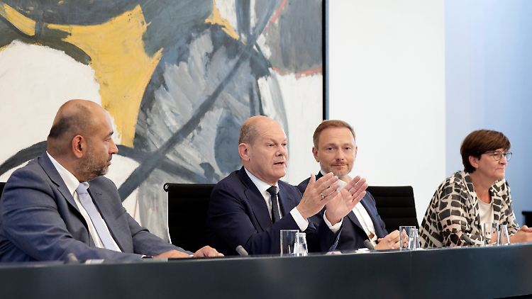 Die Ampel-Koalition präsentiert ein Entlastungspaket, bei dem noch viele Details zu klären sind.