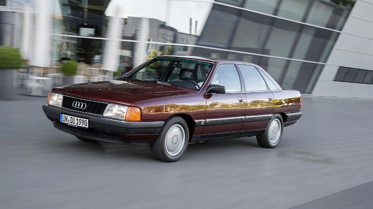 Im August 1982 begann die Produktion des dritten Audi 100 (C3) als viertürige Limousine.