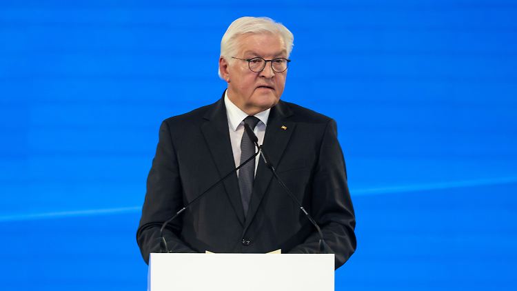 "Ich bitte Sie als Staatsoberhaupt dieses Landes und im Namen der Bundesrepublik Deutschland um Vergebung", sagte Steinmeier.