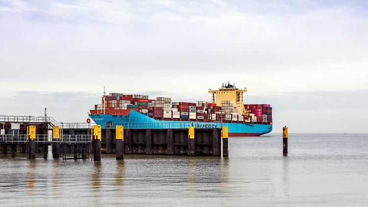 19 Containerschiffe stecken derzeit in der Deutschen Bucht fest.